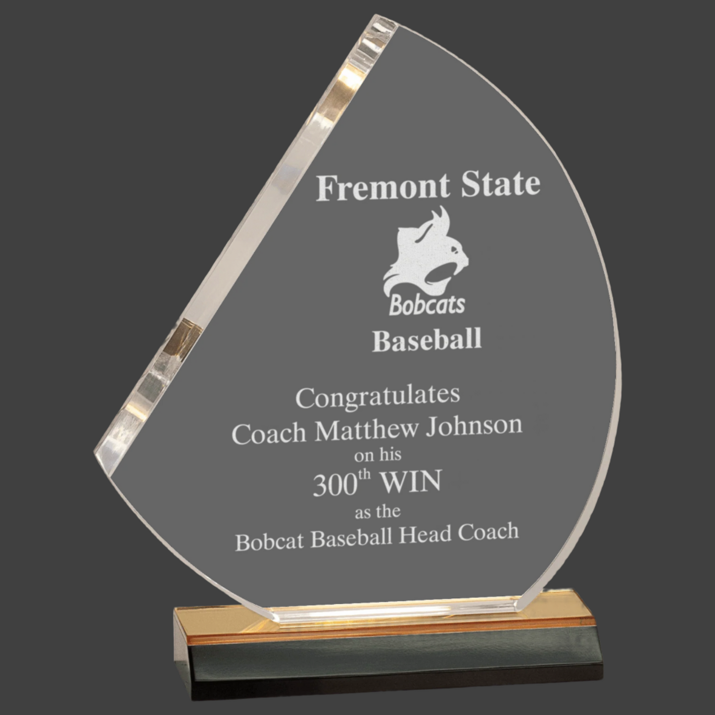 Gold Reflection Sail Acrylic with Gold Mirror Base